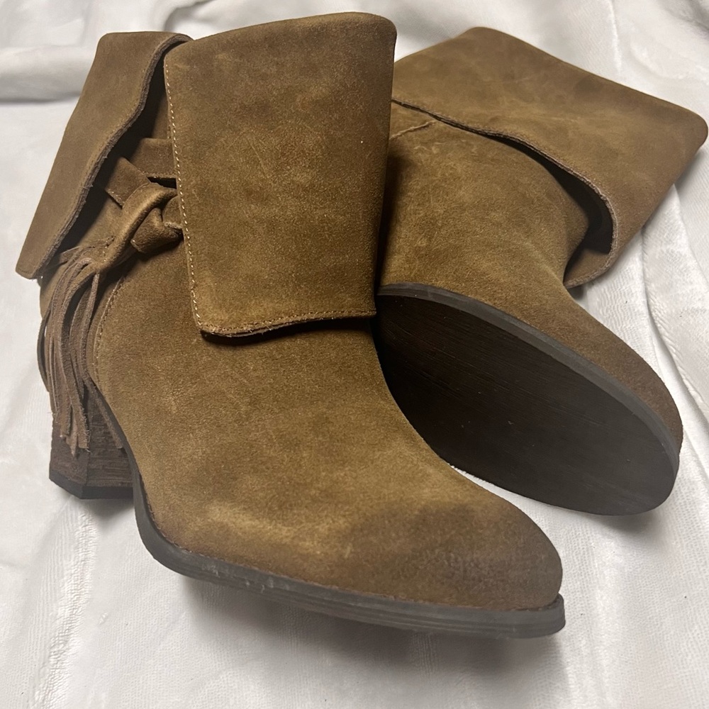 Sbicca Vintage Collection Cairenn khaki - women’s booties size 9